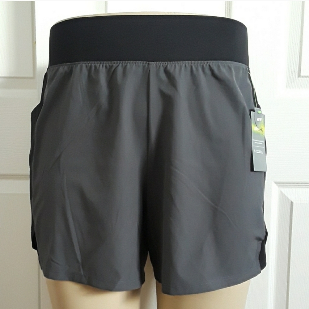 TEK GEAR  SHORTS SIZE XL
